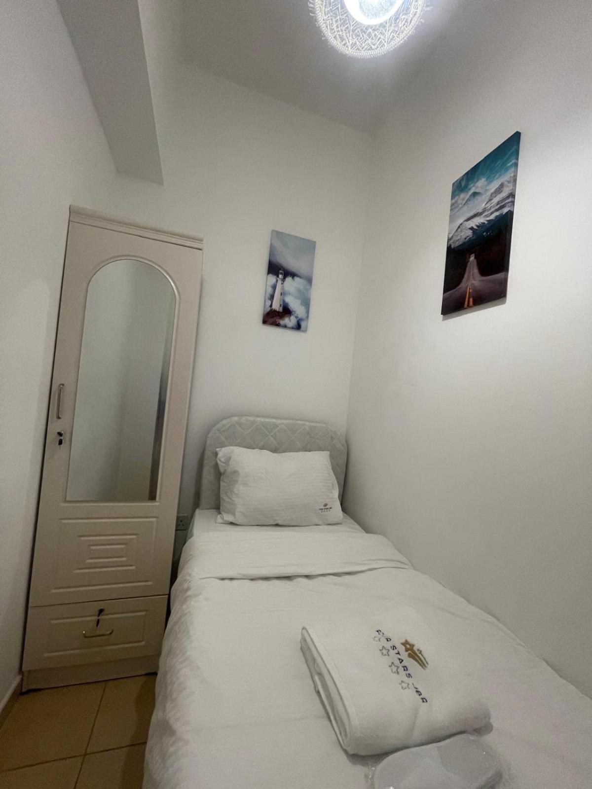 فندق Four Stars Dubai Marina Jbr المظهر الخارجي الصورة
