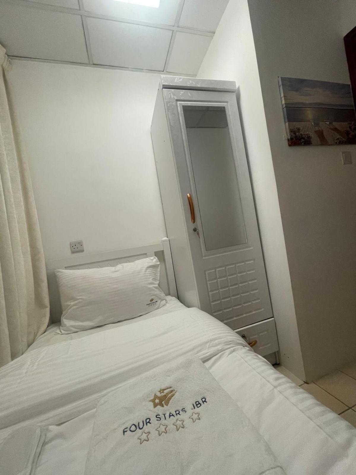 فندق Four Stars Dubai Marina Jbr المظهر الخارجي الصورة